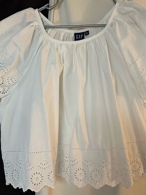 GAP White Eyelet Peasant Blouse